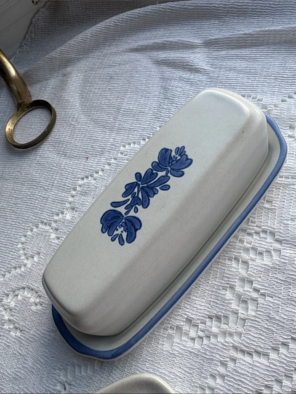 Pfaltzgraff Yorktowne butter scoot and butter dish